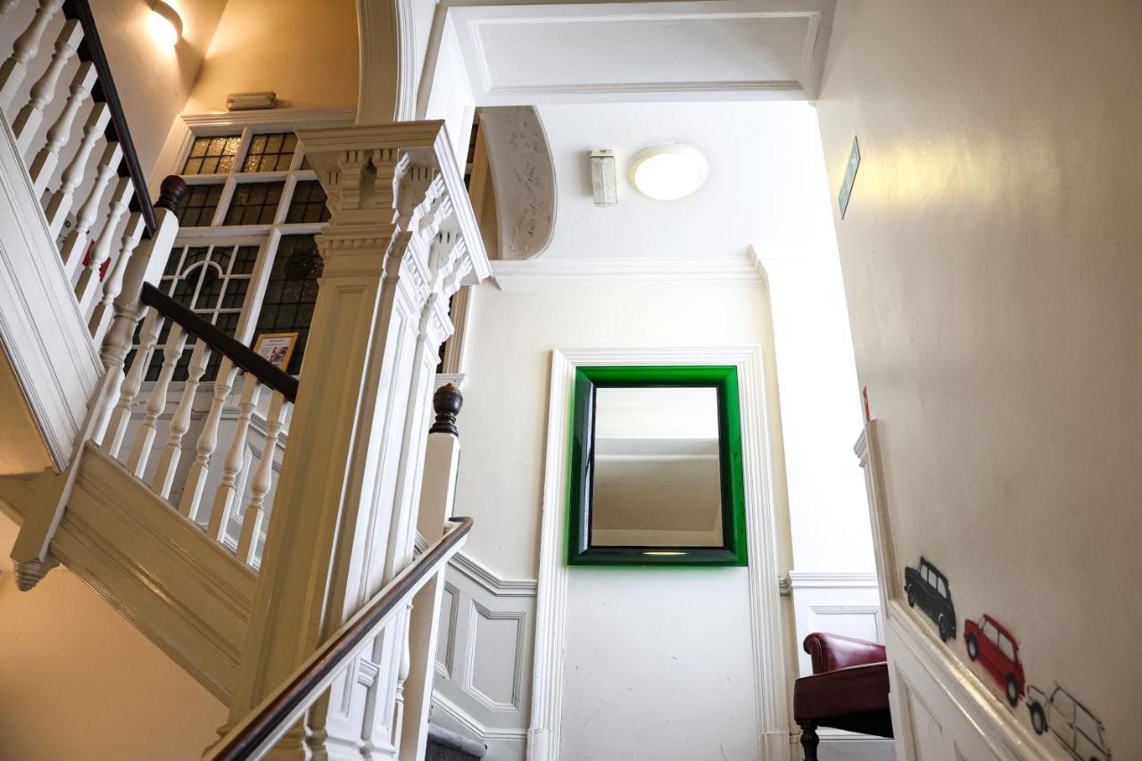 Astor Hyde Park Hostel (Adults Only) Лондон Екстер'єр фото